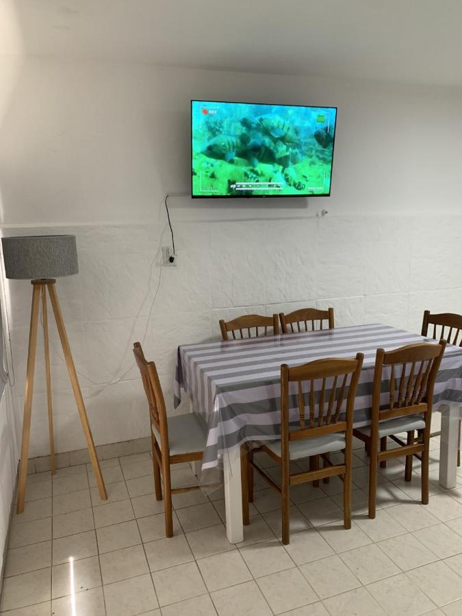 Depto Gales, A 1 Cuadra Del Mar Apartment *